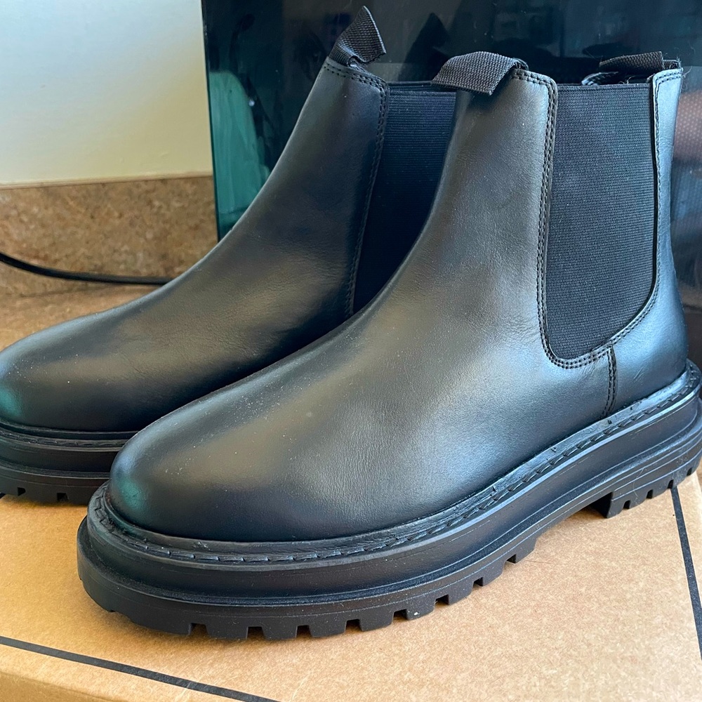 ASOS Chelsea Boots Black US Size 8 Wide